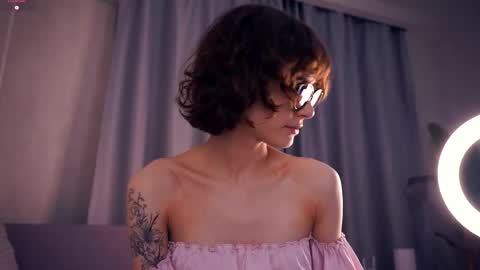 Thea online show from November 11, 7:55 pm