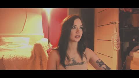 your dear Lilith Chapman online show from December 21, 5:07 pm