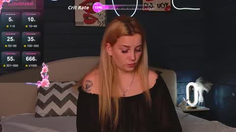 oh_my_julia online show from October 28, 11:38 am