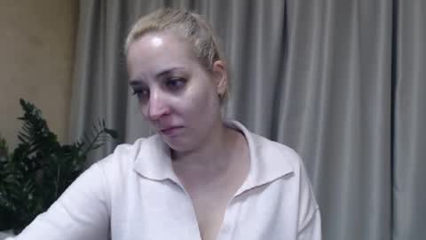 Mari online show from October 29, 6:32 pm