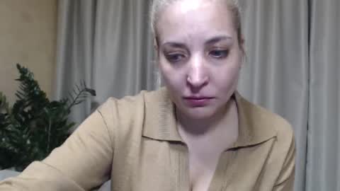 Mari online show from October 31, 7:07 pm