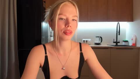 Olivia 3 online show from February 5, 9:29 pm