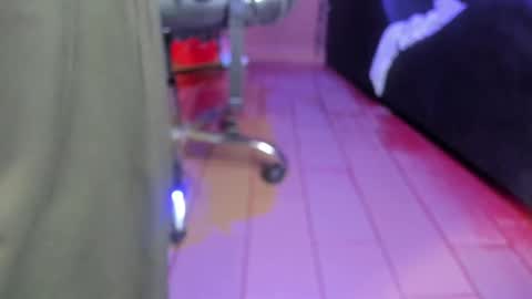   online show from March 1, 1:18 pm