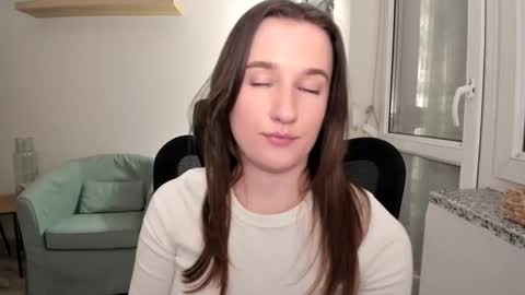 Oliwiaa2004 online show from February 13, 12:24 am