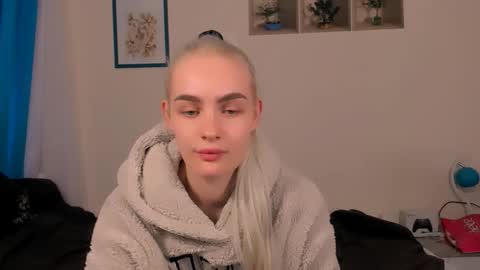 oliviaBeauty online show from April 25, 1:36 pm