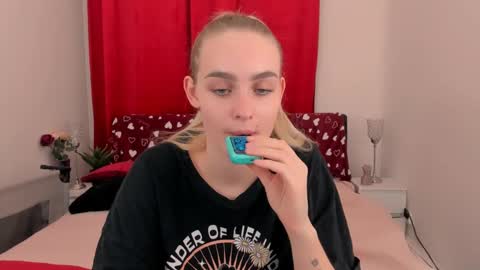 oliviaBeauty online show from January 29, 10:11 pm