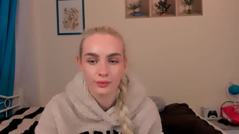 oliviaBeauty online show from April 19, 6:21 pm