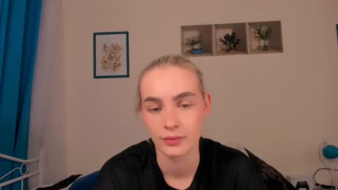 oliviaBeauty online show from April 18, 7:18 pm