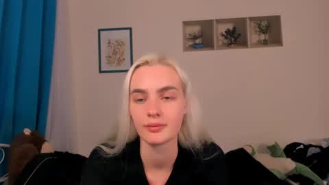 oliviaBeauty online show from June 16, 9:38 pm