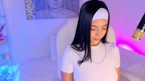 Olivia Mcneill  online show from February 12, 12:51 pm