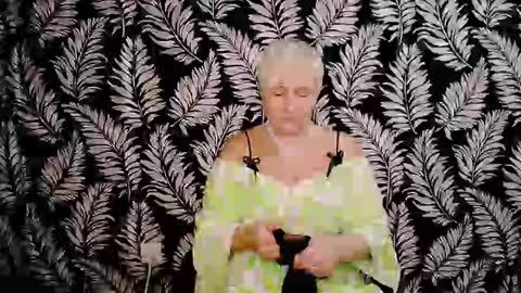 Kelly online show from December 8, 1:58 pm