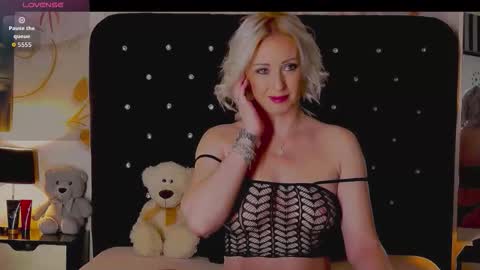 Olivia online show from February 10, 9:29 pm