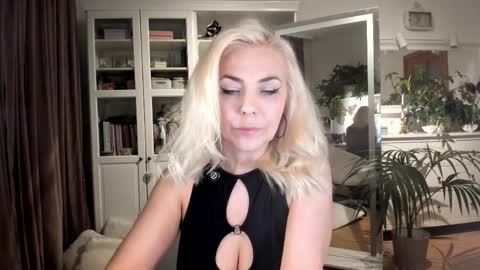 ollalla7 online show from March 26, 1:57 pm