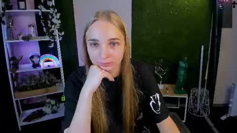 Ollivia online show from June 12, 6:10 am