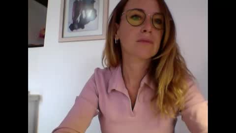 olyra11 online show from October 14, 6:27 am