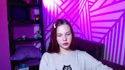 onessandra online show from September 25, 5:17 am