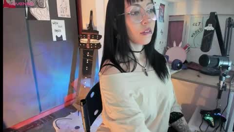 oni_dakotta online show from September 26, 1:42 pm