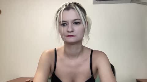 Onika online show from October 3, 9:53 pm