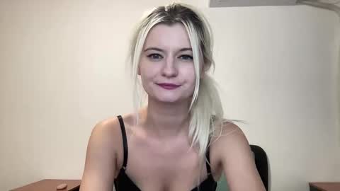 Onika online show from September 28, 11:54 pm