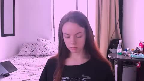 only_sarah1 online show from September 30, 10:14 pm