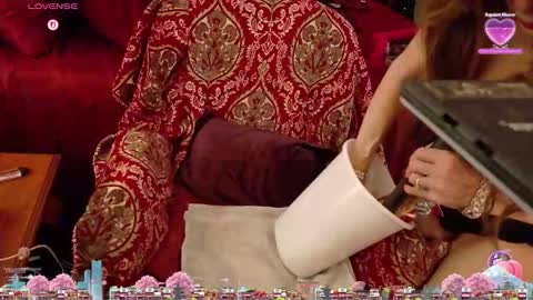 Onlyniki online show from March 22, 8:20 am