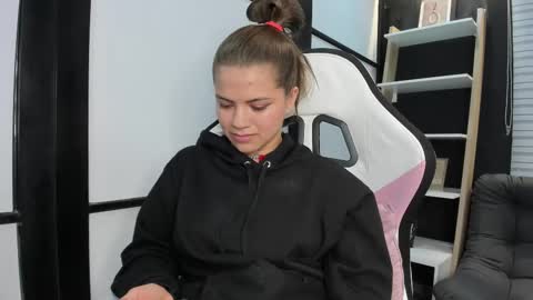 Paige online show from February 19, 12:25 am