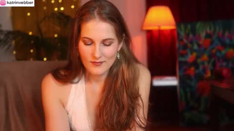 Katrin Vebber online show from December 3, 8:00 pm