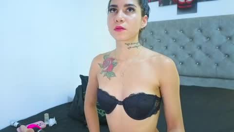 pamela23_ online show from April 13, 6:09 pm