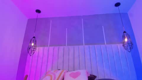 Manuela online show from September 11, 1:55 pm