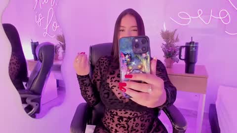 Manuela online show from February 25, 4:14 am