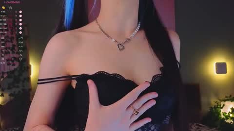 Molly online show from February 18, 3:10 pm