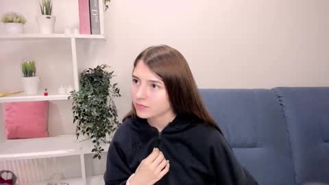 pamilarakestraw online show from September 18, 6:50 pm