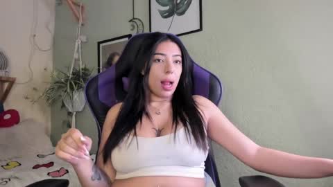 Ana Laura online show from April 25, 11:24 am