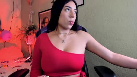 Ana Laura online show from April 2, 1:25 am