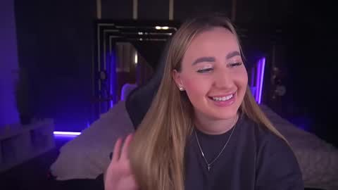 Lia online show from March 11, 3:45 pm