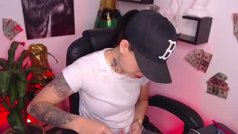 Paris D angelo online show from January 6, 9:32 pm