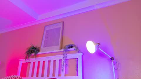 PARIS online show from February 16, 8:52 pm