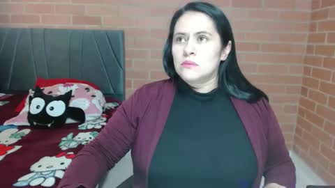 paula__117 online show from April 10, 9:10 pm