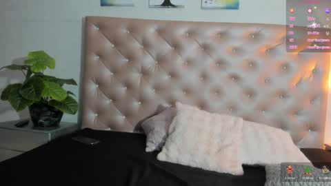 PaulinaSaennz online show from April 6, 1:01 pm