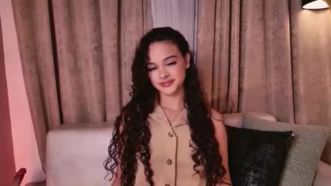 Paulina Saint online show from December 17, 11:31 pm