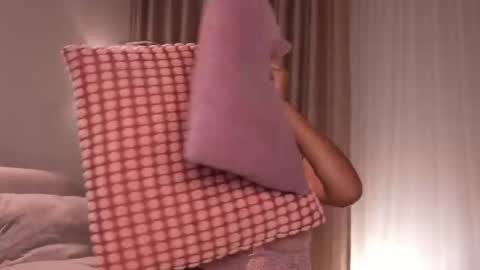 pauline_7 online show from May 27, 3:20 pm