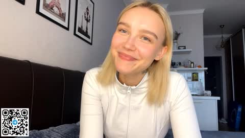 Lola online show from October 20, 1:25 pm