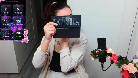 Peachy online show from April 4, 6:40 pm