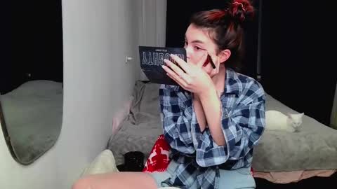 Peachy online show from January 6, 6:10 pm