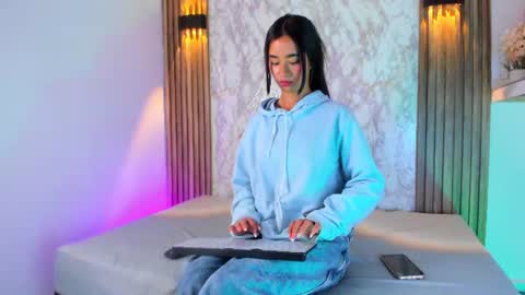 Peiton Lee online show from June 23, 12:14 pm