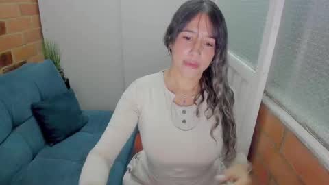 Penelope online show from October 6, 7:18 pm