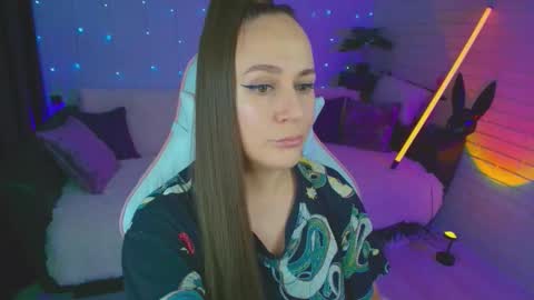 Dia  online show from September 24, 9:03 pm