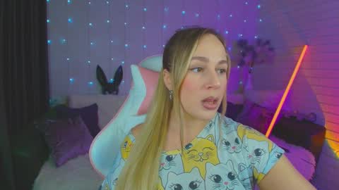 Dia  online show from January 17, 5:30 pm