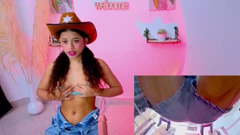 pequitasmedusa9 online show from October 16, 8:00 pm