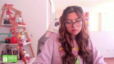 Sarah Ana Banana online show from October 1, 5:07 pm